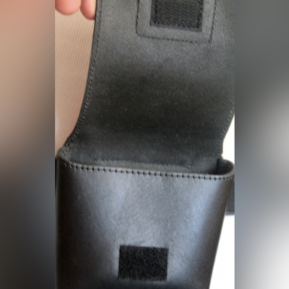 GUESS BELT POUCH BLACK GENUINE LEATHER SMALL - Picture 9 of 10